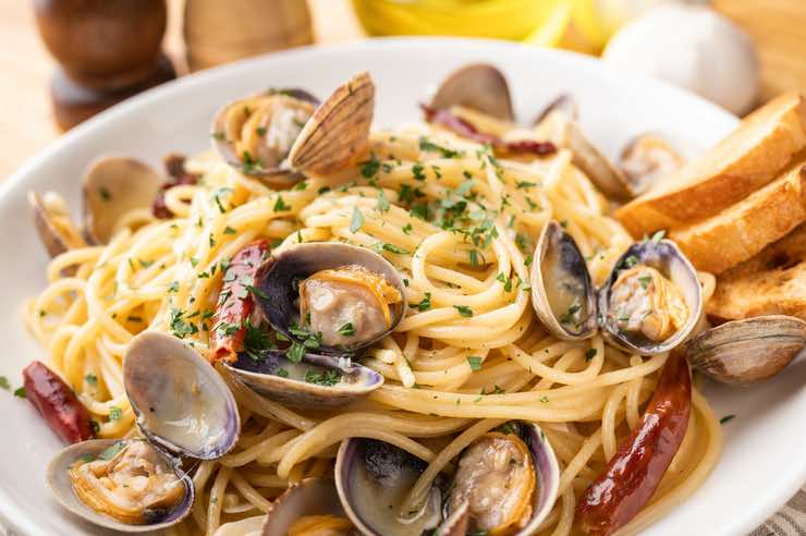 Vongole: il trucco degli chef per pulirle