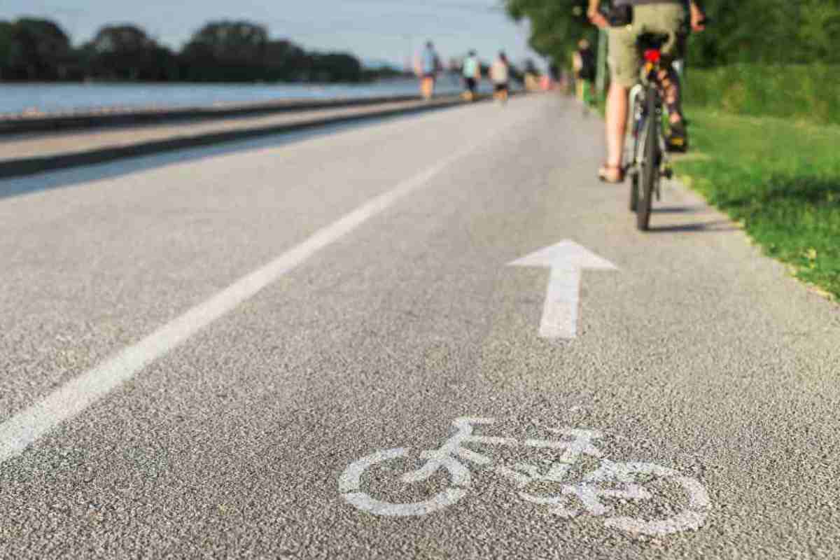 Milano pericolo bici: corsia e pista ciclabile