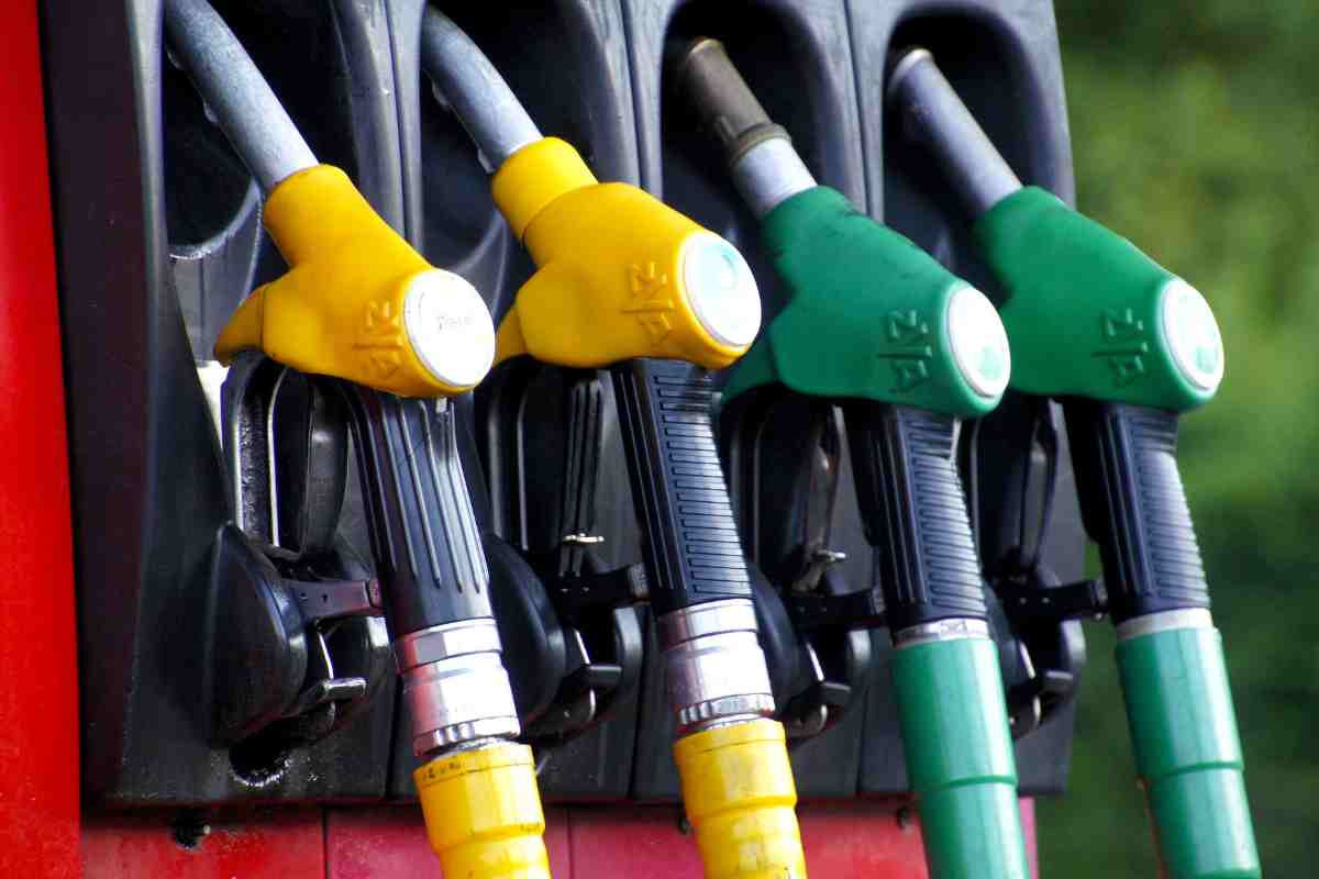 Risparmiare carburante, i 5 trucchi da seguire