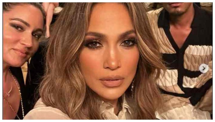 Jennifer Lopez social