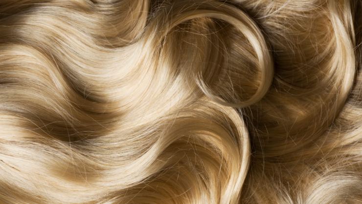 Capelli biondi, ecco la sfumatura giusta per questo inverno