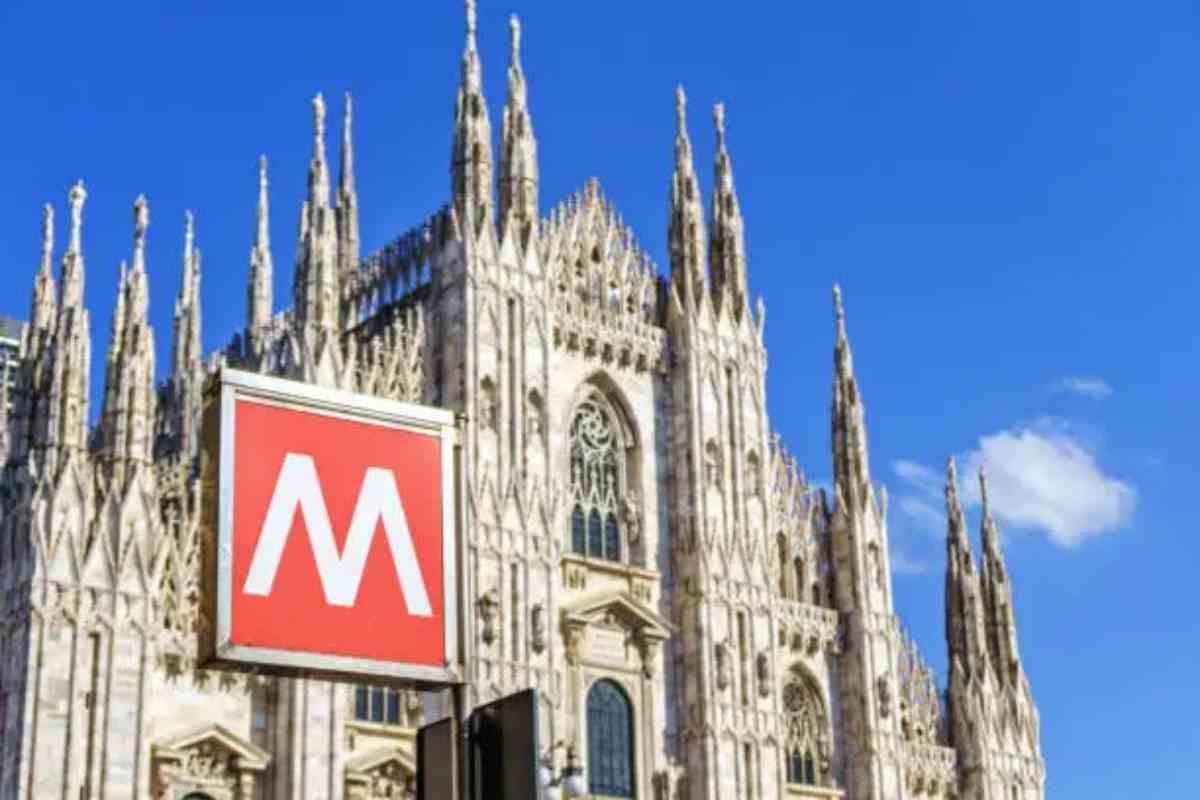 metro vicino al duomo Milano
