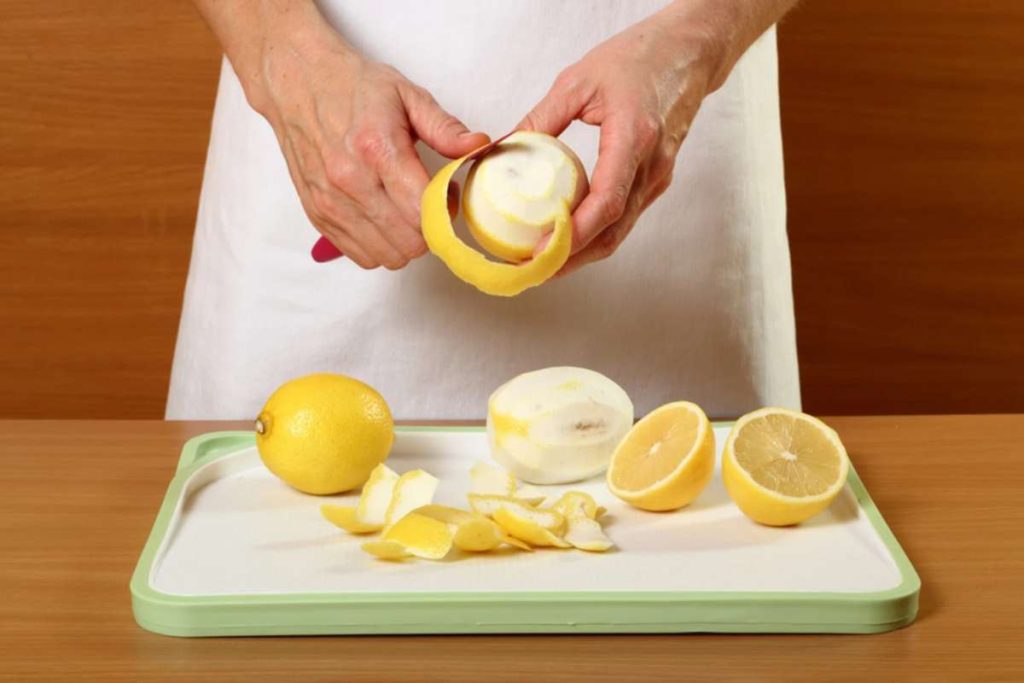 Bucce di limone: ecco come utilizzarle al meglio