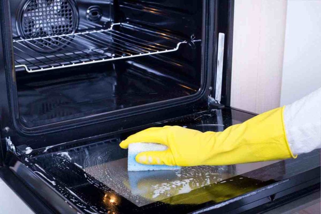 pulire il forno come riuscirci