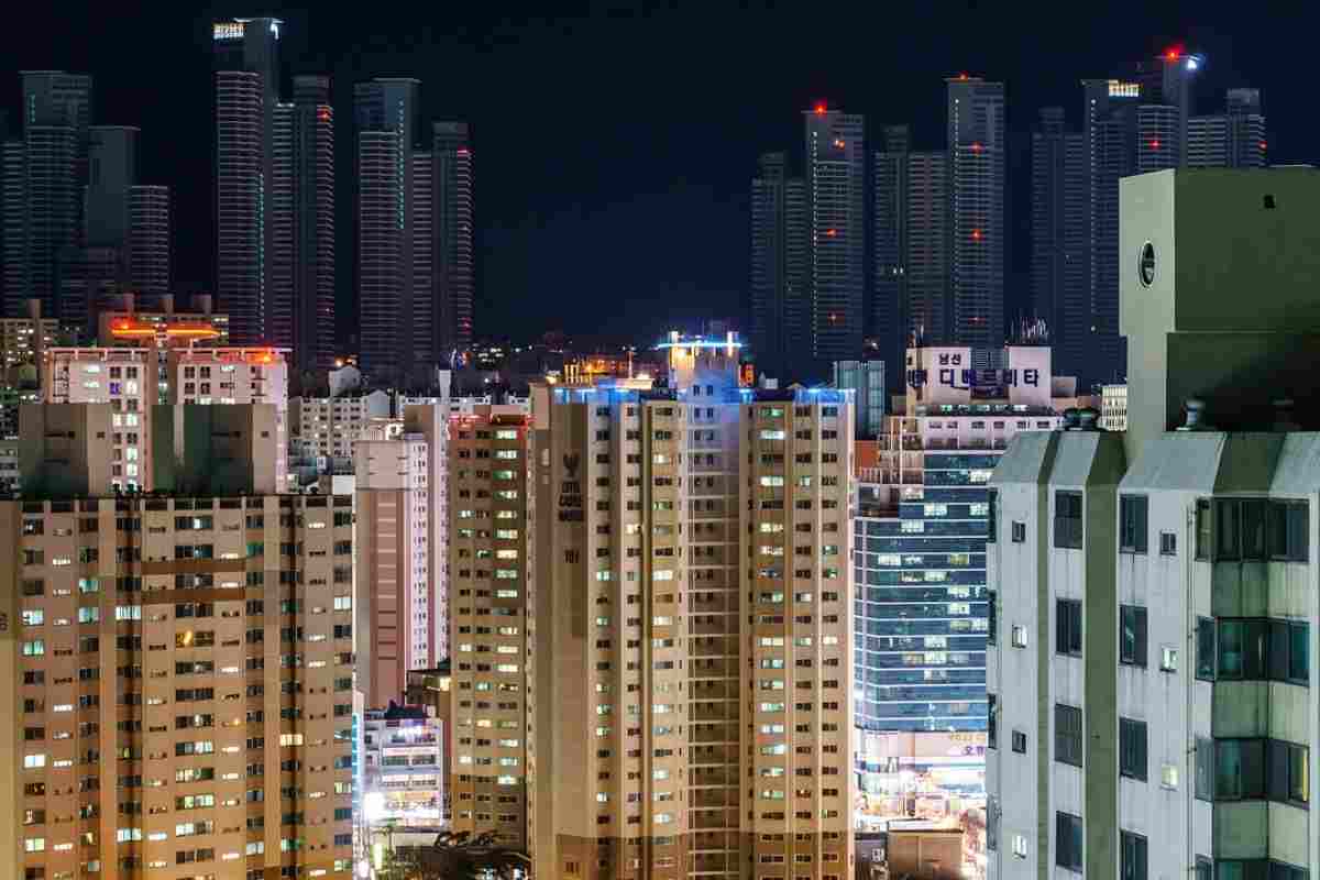 Cosa succede dichiarando una residenza fittizia