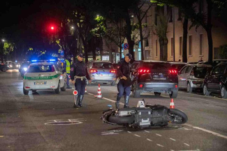 milano incidente 20enne