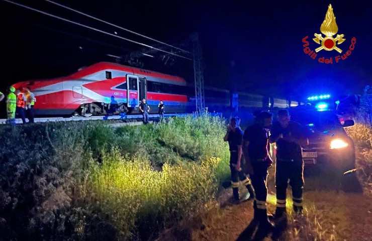 passeggeri bloccati treno