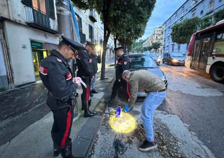 Aggredita e rapinata a Milano