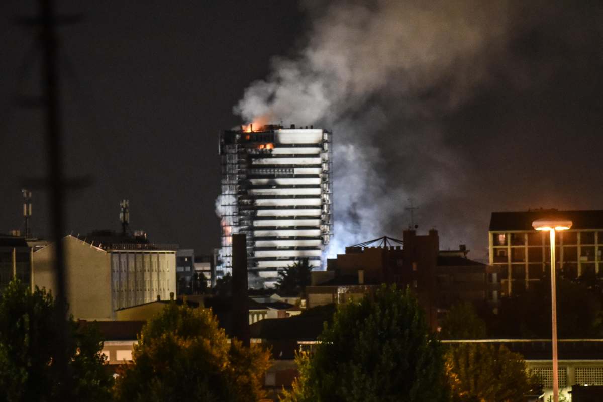 13 a processo per l'incendio alla Torre Dei Moro