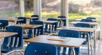 Scuola, foto hard e proposte indecenti su Instagram alle alunne in cambio di voti alti: indagato un professore