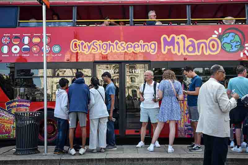 Milano Ferragosto Turisti