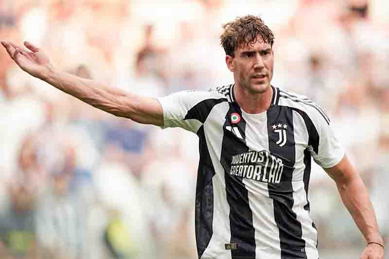 Juventus Como Vlahovic