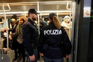 33enne aggredito metro