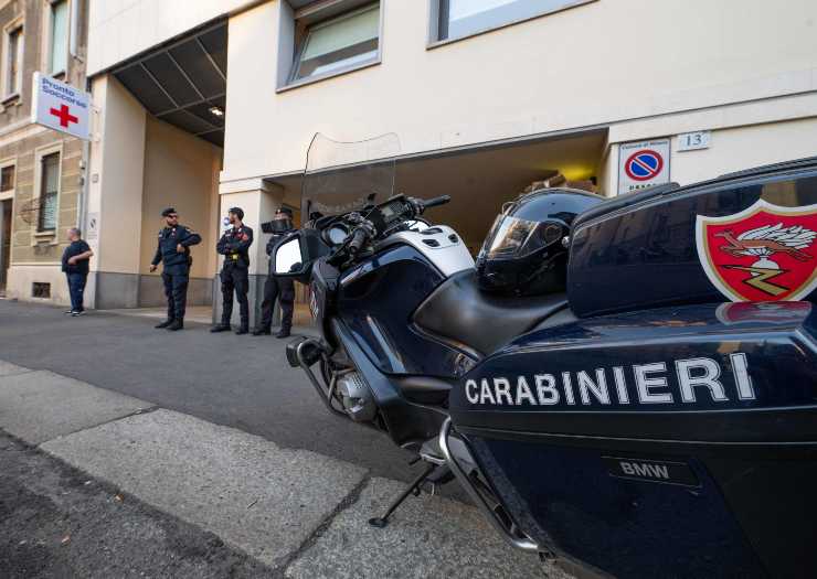 Mamma e compagno arrestati per maltrattamenti