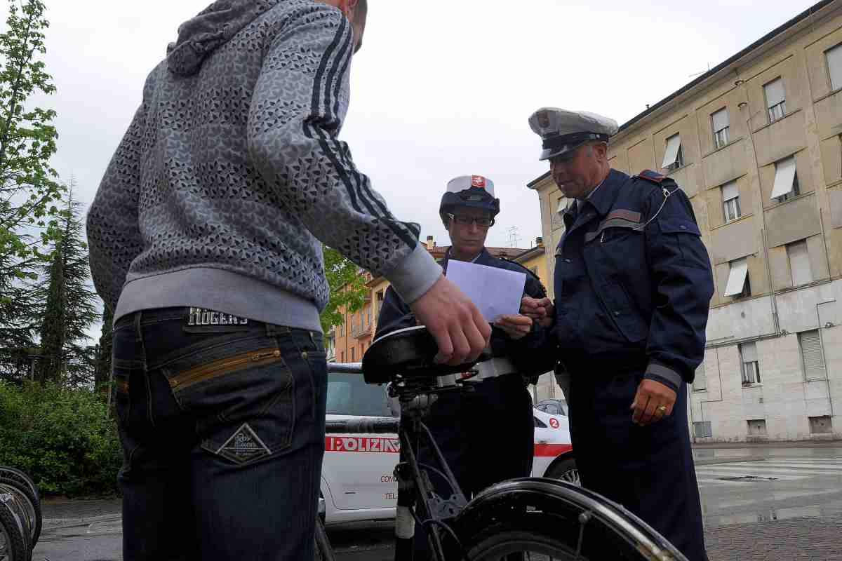 Ciclista denunciato per guida in stato di ebrezza