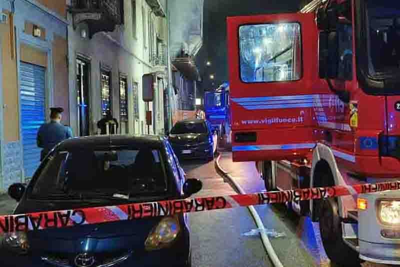 Incendio Magazzino Cinese via Cantoni 