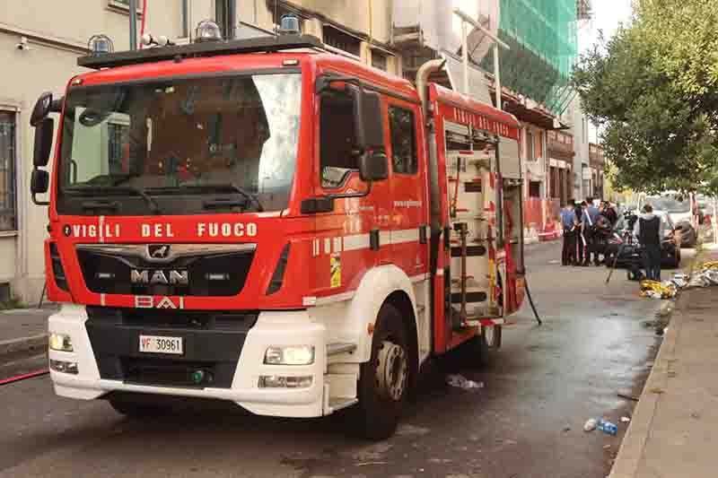 Milano, incendio via Cantoni