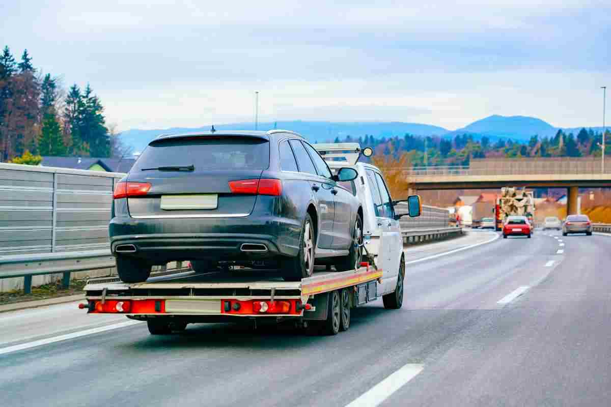 Multa per Area B ma la sua auto è sul carro attrezzi