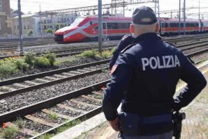 passeggeri bloccati treno