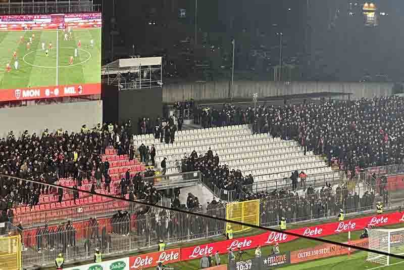 Monza Milan protesta tifosi