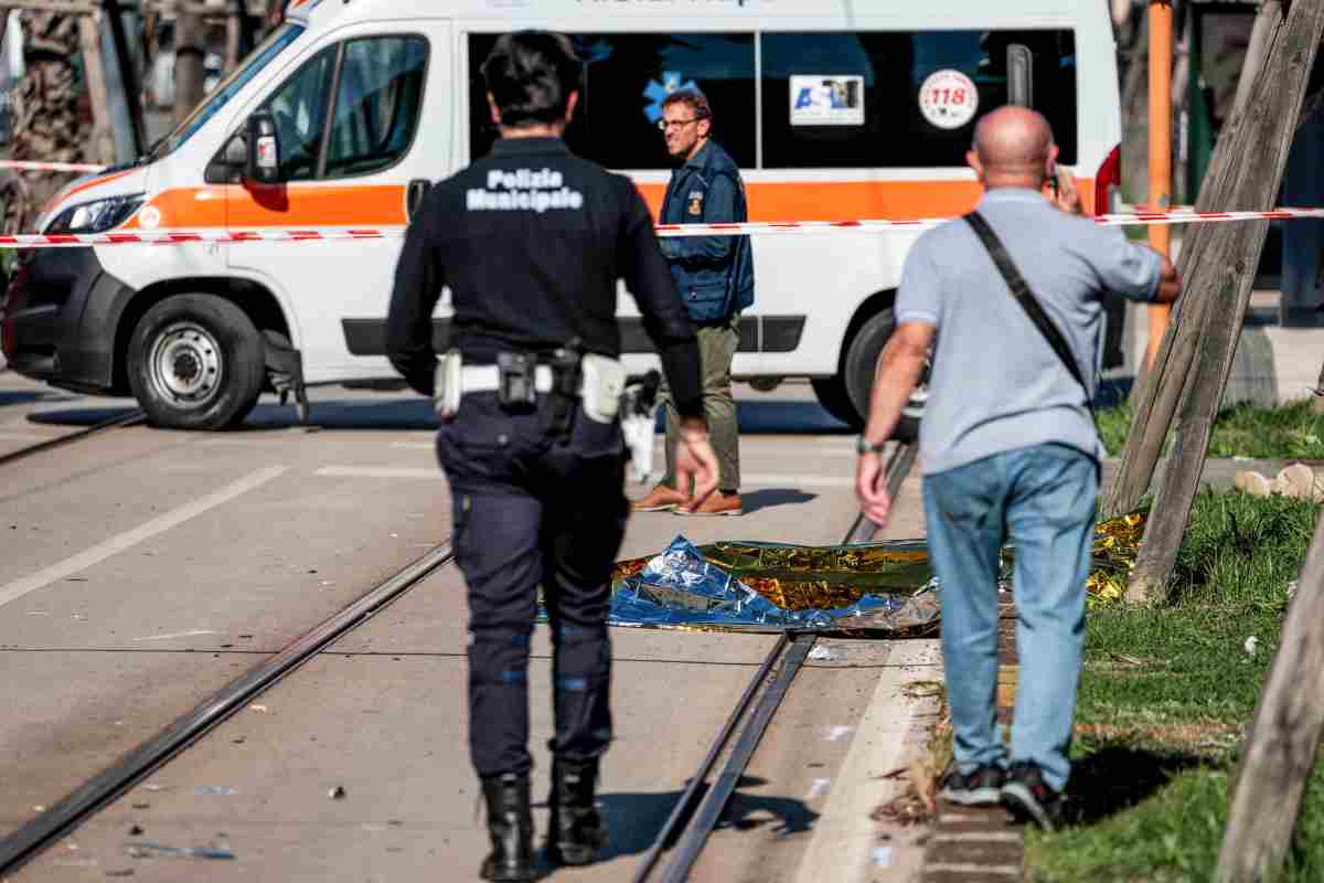 Madre travolta e uccisa da un tir