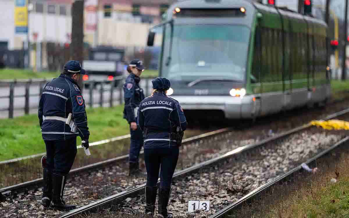 Gratosoglio morto binari tram