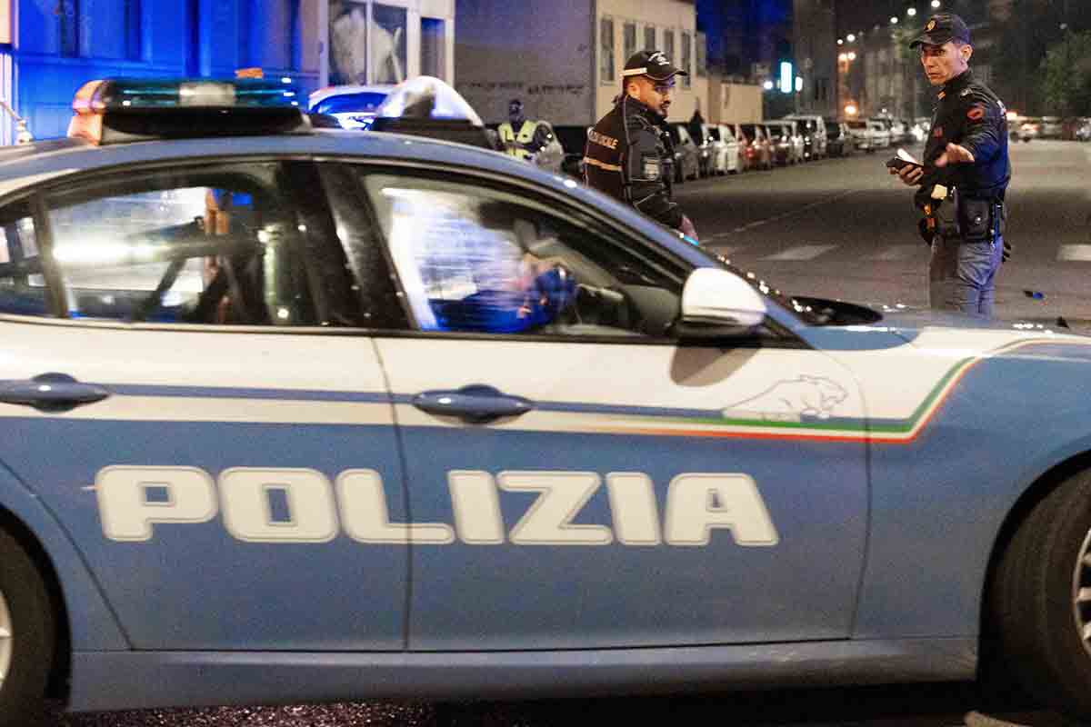 Quarto Oggiaro, Polizia salva il presunto incappucciato