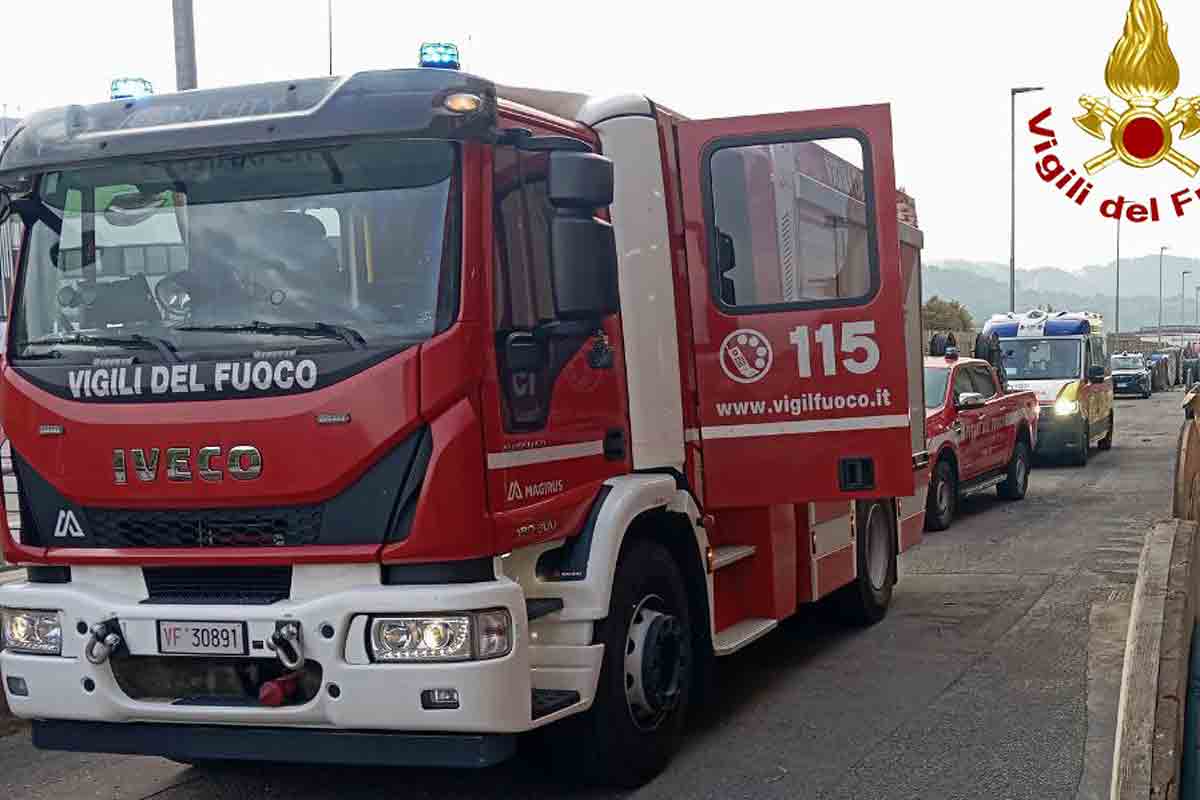 Incidente mortale sul lavoro a Falloppio (Como): un operaio di 57 anni è stato schiacciato da un pesante cumulo di detriti in un cantiere.