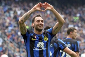 Inter Urawa Calhanoglu