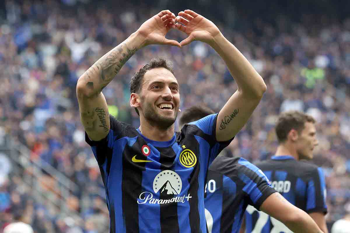 Inter Urawa Calhanoglu