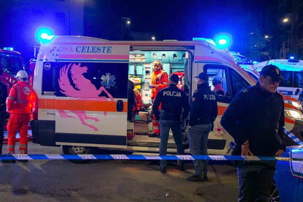 Accoltellato alla testa a MIlano, ambulanza