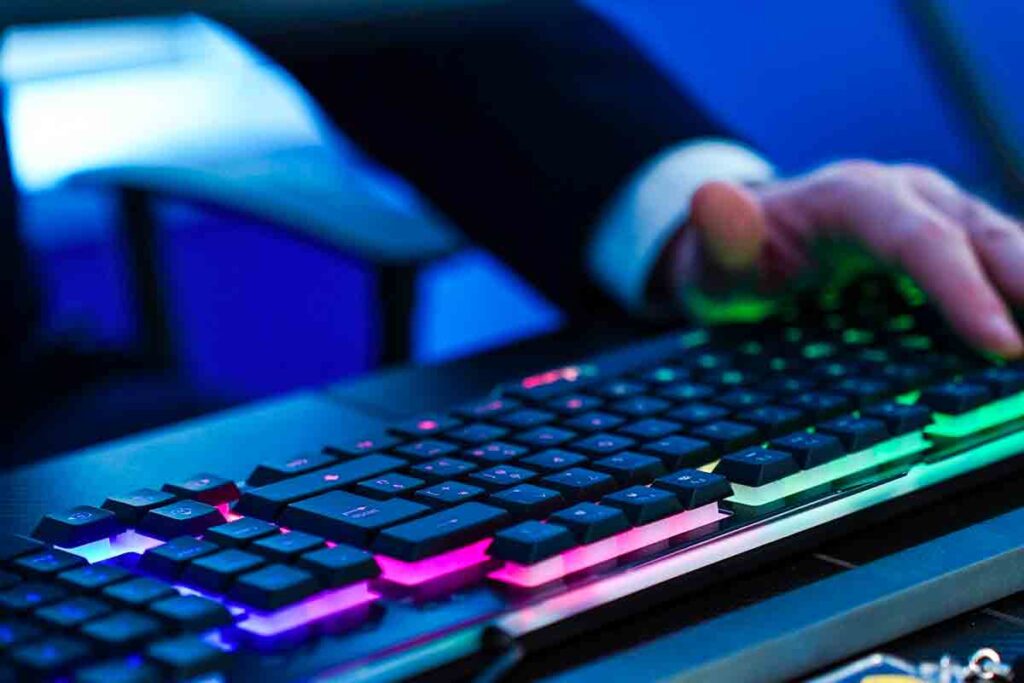 Hacker cinese arrestato alla Malpensa
