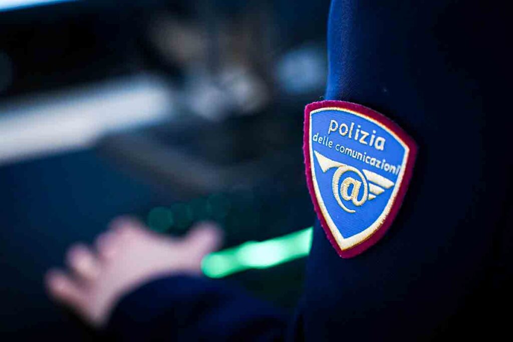 Hacker in manette a Milano