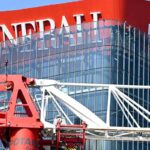 Torre Generali, si rimuove l'insegna crollata