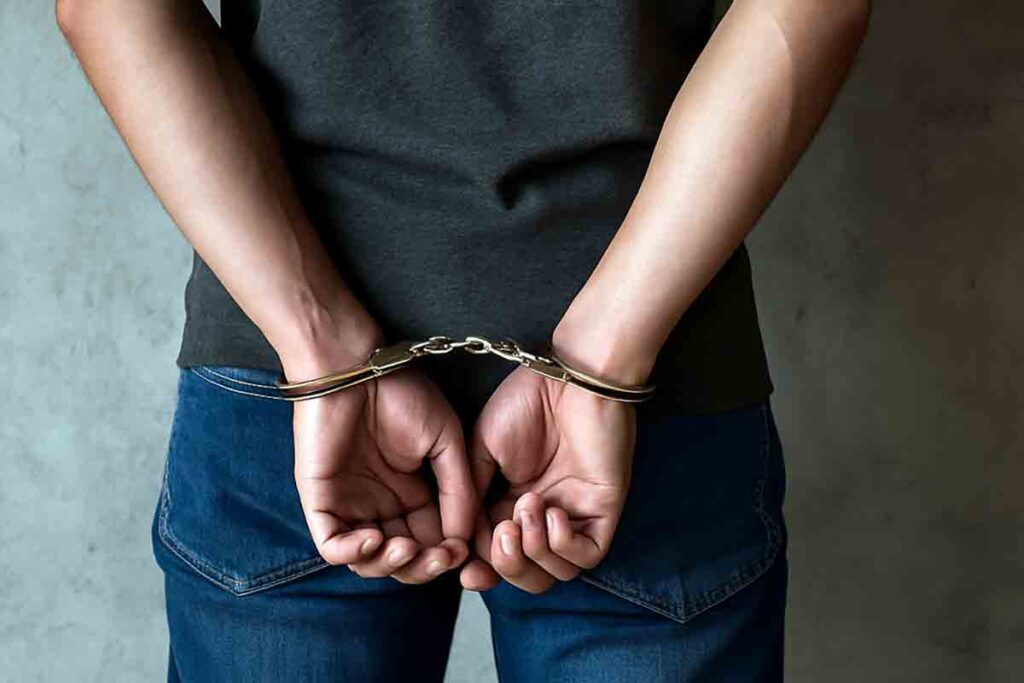 Vigevano, uomo segregato e derubato