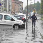 Una strada allagata per il maltempo