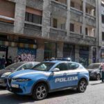 Auto della polizia in strada