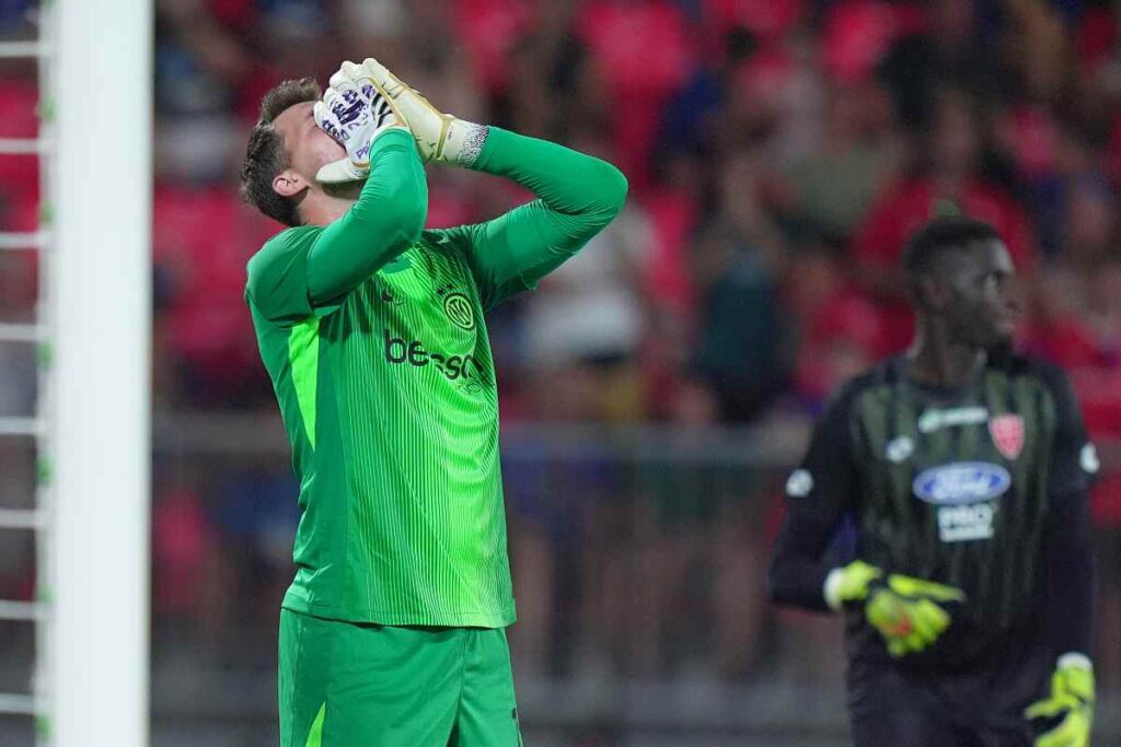 Martinez con le mani in faccia