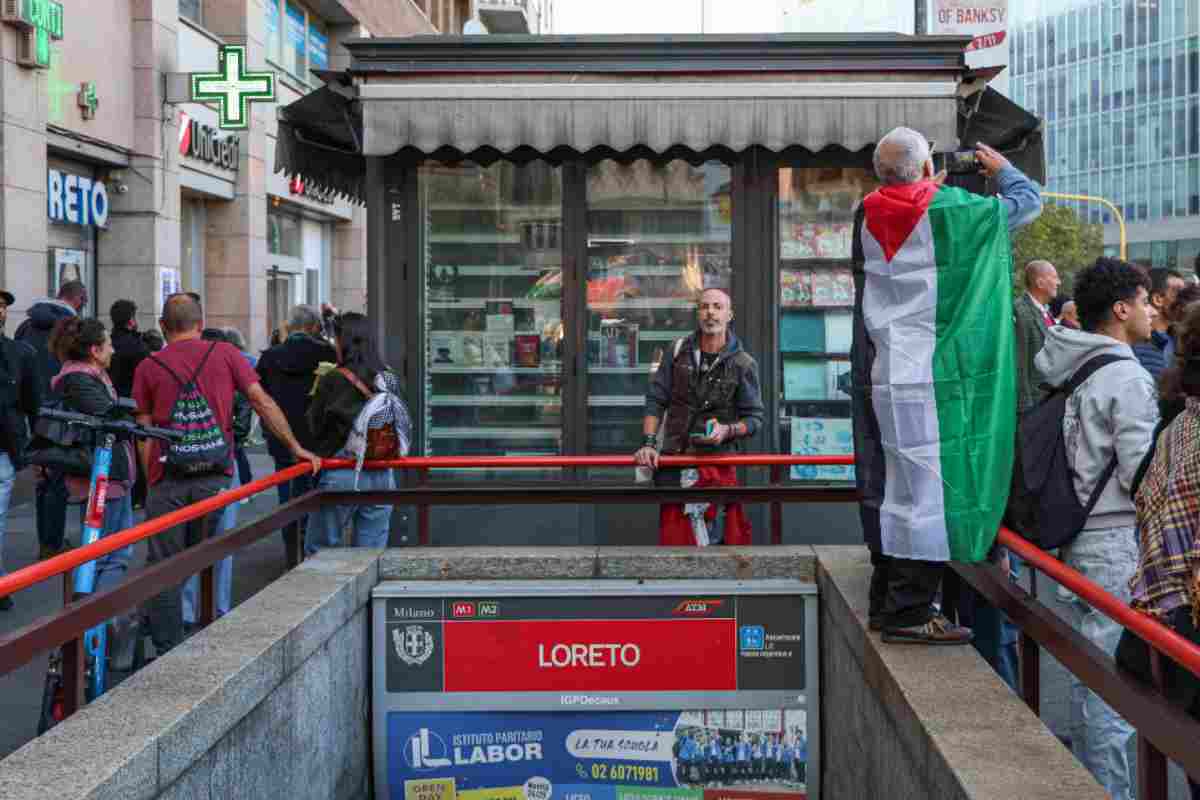 Presidio per la Palestina che si è tenuto questa sera a Milano, da piazzale Loreto a piazza della Scala
