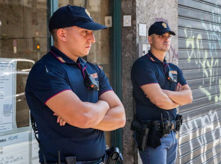 La polizia in primo piano