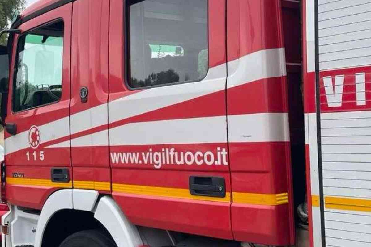 Vigili del fuoco in strada