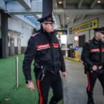 Due carabinieri mentre sono di pattuglia