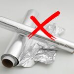 sfondo carta stagnola e X rossa