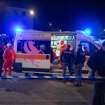 Un'ambulanza mentre interviene a Milano