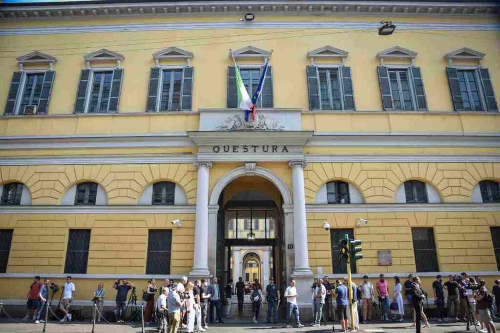 La Procura di Pavia con avvocati e cornisti in attesa dei giudici