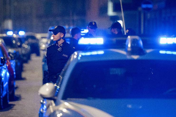 Alcune volanti della polizia di Stato nelle strade di Milano