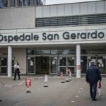 L'Ospedale San Gerardo di Monza mentre arrivano i pazienti