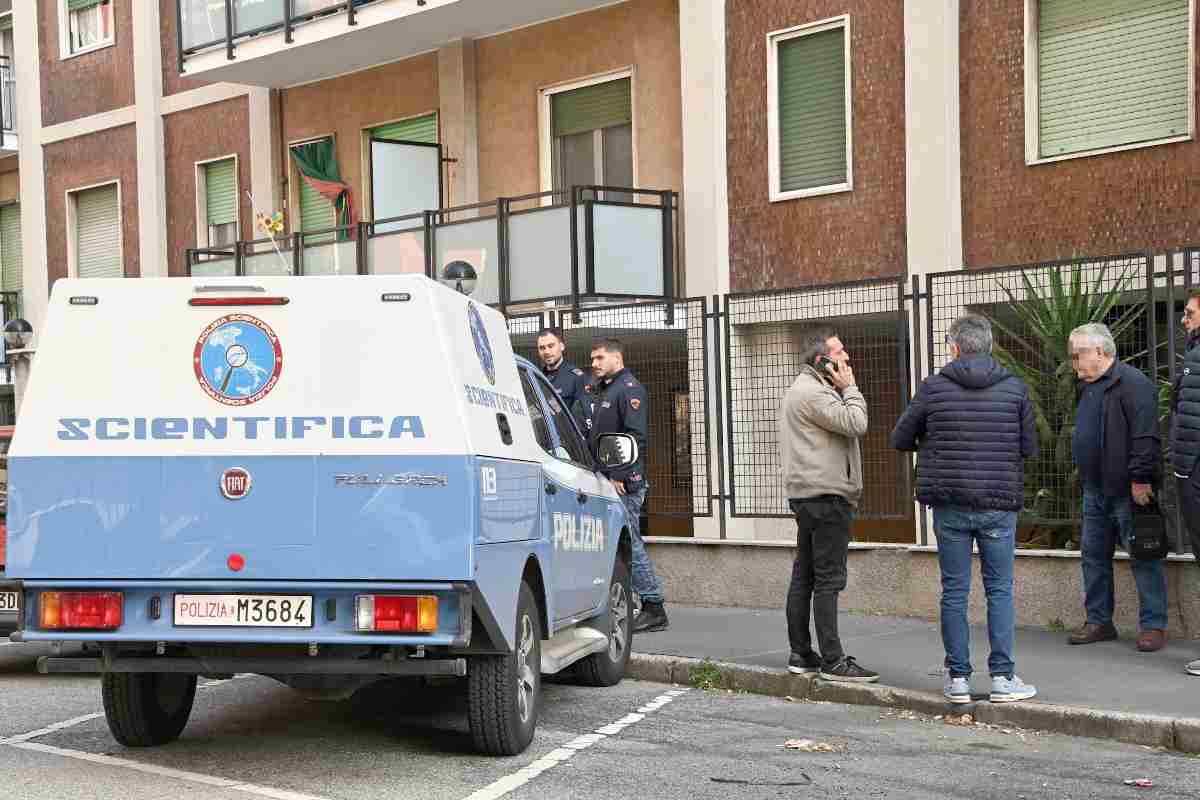 L'auto della polizia sul posto dell'incidente