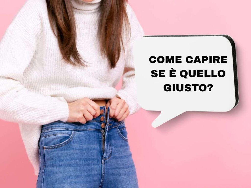 sfondo ragazza stringe pantaloni alla vita e nuvoletta con scritta