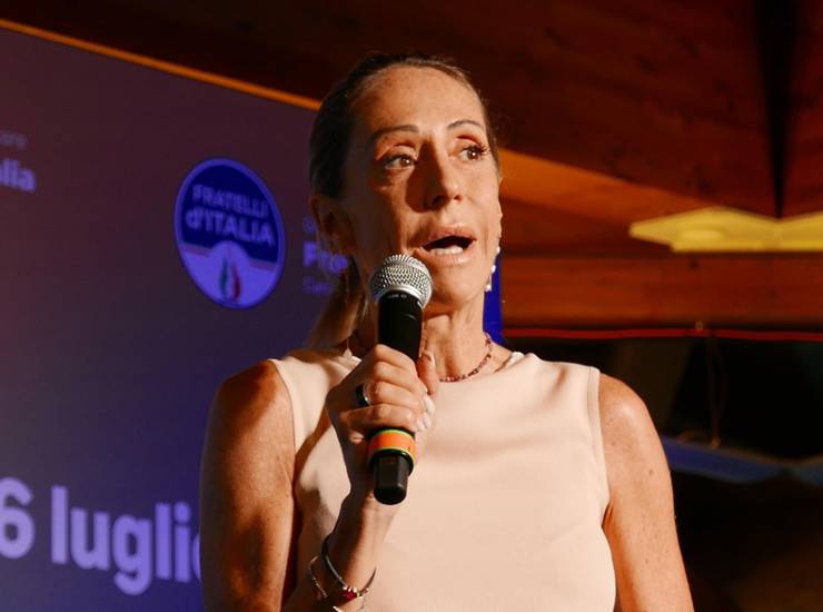 Meloni durante un convegno